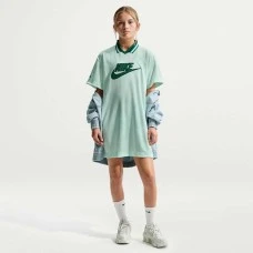 ДЕТСКА РОКЛЯ ЗА МОМИЧЕ NIKE IF2323-394 NSW CLN JERSEY SS DRESS БЛЕДОЗЕЛЕНА ДЕТСКА РОКЛЯ ЗА МОМИЧЕ NIKE IF2323-394 NSW CLN JERSEY SS DRESS БЛЕДОЗЕЛЕНА