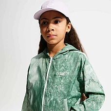 ДЕТСКО ГОРНИЩЕ ЗА МОМИЧЕ NIKE IF1731-394 NSW WVN TRACK JKT GFX БЛЕДОЗЕЛЕНО ДЕТСКО ГОРНИЩЕ ЗА МОМИЧЕ NIKE IF1731-394 NSW WVN TRACK JKT GFX БЛЕДОЗЕЛЕНО