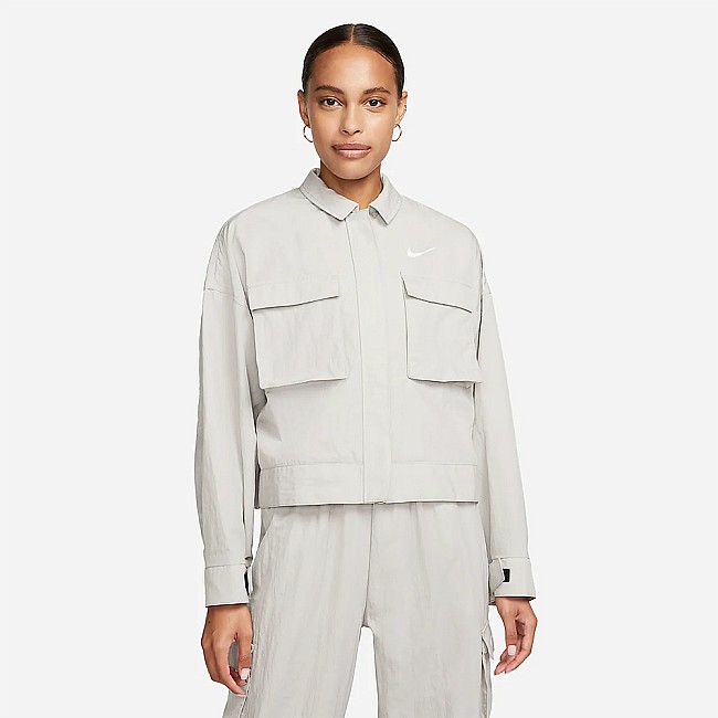 ДАМСКО ЯКЕ NIKE NSW ESSNTL WVN JKT FIELD LT IRON