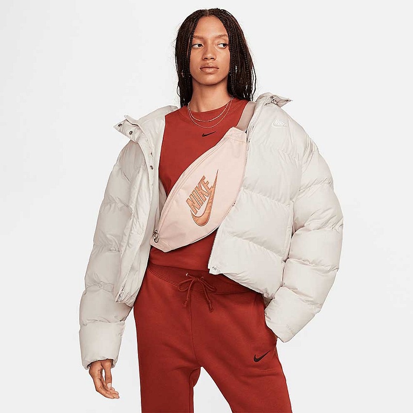 ЧАНТИЧКА NIKE HERITAGE WAISTPCK-MTLC MTRL GUAVA ICE