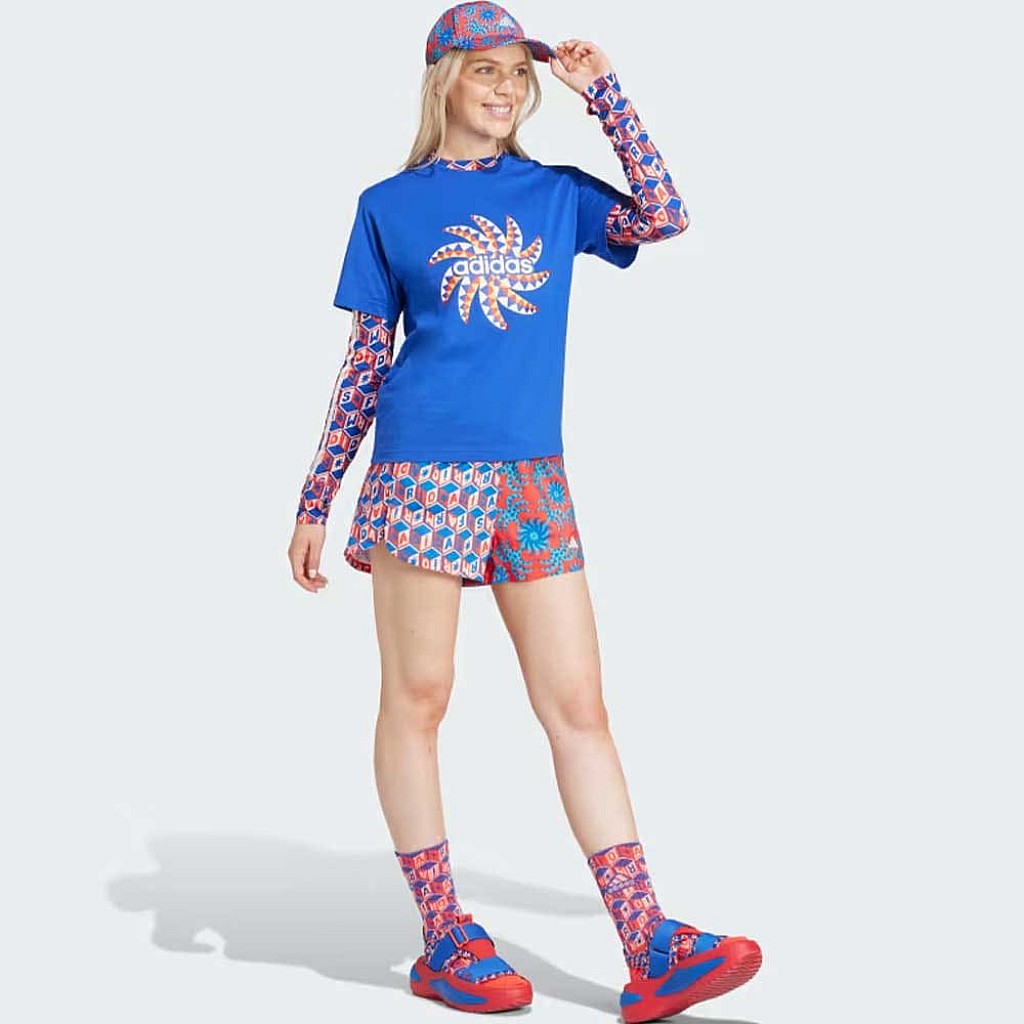 とも ДАМСКА ТЕНИСКА ADIDAS IQ4485 FARM GFX TEE СИНЯ | Цени от Lotus Sport