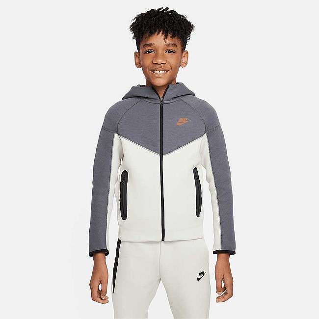 ДЕТСКО ГОРНИЩЕ ЗА МОМЧЕ NIKE NSW TECH FLC FZ ТЪМНОСИВ/БЕЖОВ