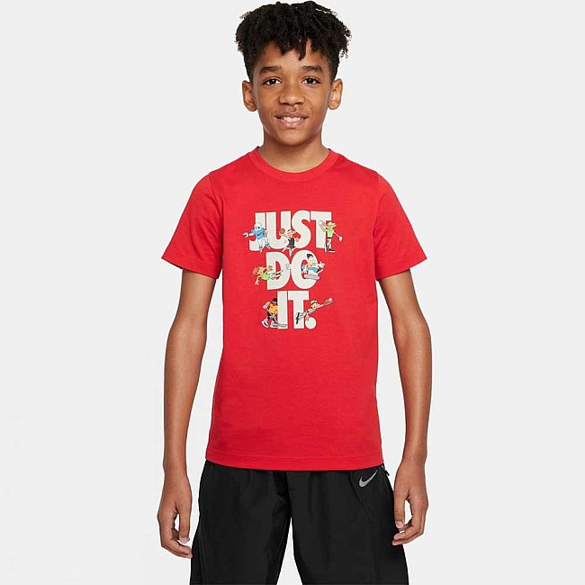 ДЕТСКА ТЕНИСКА ЗА МОМЧЕ NIKE NSW TEE JDI MULTI SPORT ЧЕРВЕНА