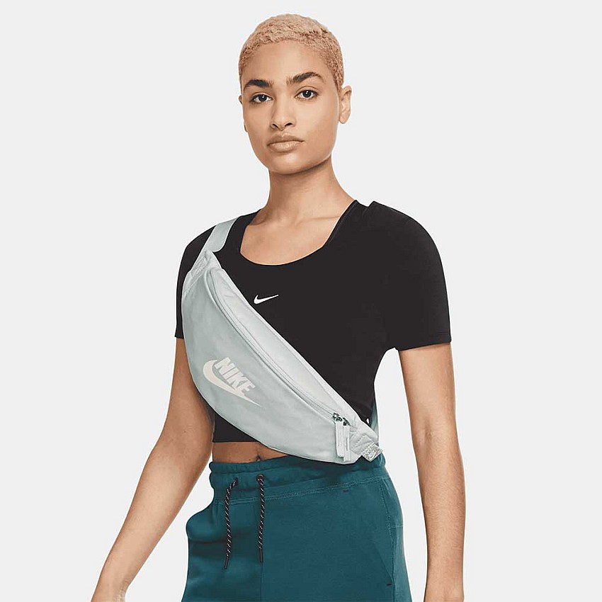 ЧАНТИЧКА ЗА КРЪСТА NIKE HERITAGE WAISTPACK СВЕТЛОСИВА