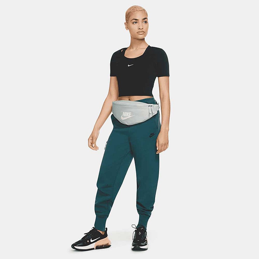 ЧАНТИЧКА ЗА КРЪСТА NIKE HERITAGE WAISTPACK СВЕТЛОСИВА