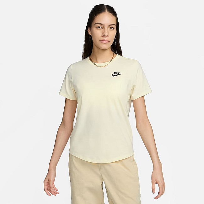 ДАМСКА ТЕНИСКА NIKE NSW CLUB SS TEE КРЕМАВА