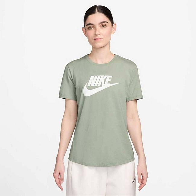 ДАМСКА ТЕНИСКА NIKE DX7906-371 NSW CLUB SS TEE ICN FTRA СВЕТЛОЗЕЛЕНА