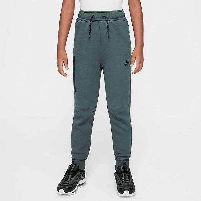 ДЕТСКО ДОЛНИЩЕ ЗА МОМИЧЕ NIKE HV8698-338 NSW TCH FLC JGGR ТЪМНОЗЕЛЕНО