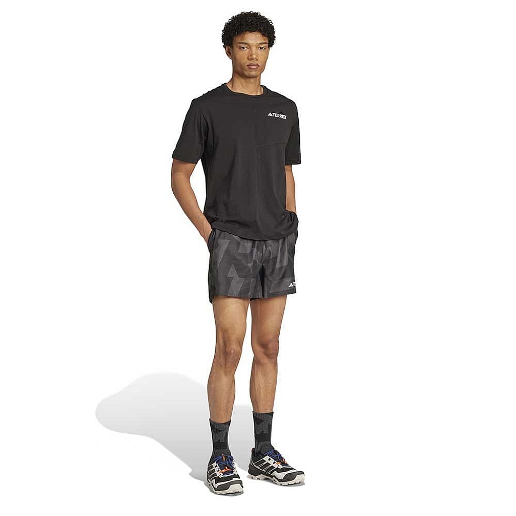 МЪЖКИ КЪСИ ПАНТАЛОНИ ADIDAS JE9415 LIGHT SHORT AOP 7IN ЧЕРНИ