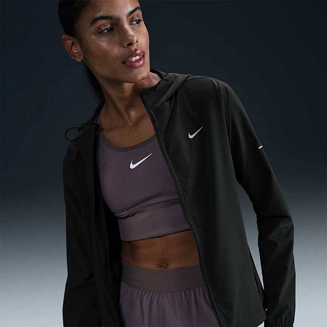 ДАМСКО ЯКЕ NIKE HQ0650-010 SWIFT RPL PKBL JKT ЧЕРНО