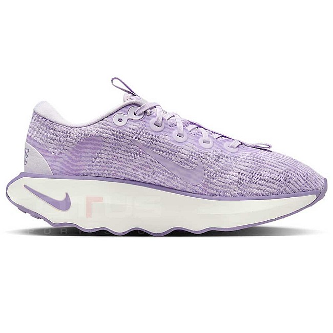 WMNS NIKE DV1238-502 MOTIVA БЛЕДОЛИЛАВИ