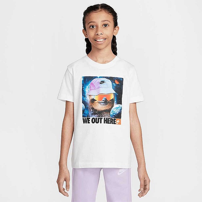 ДЕТСКА ТЕНИСКА ЗА МОМЧЕ NIKE HQ3228-100 NSW TEE TD SLOTH БЯЛА