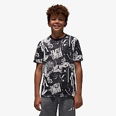 ДЕТСКА ТЕНИСКА ЗА МОМЧЕ NIKE 95F161-G0T JORDAN 23 COLLAGE TEE ТЪМНОСИВА ДЕТСКА ТЕНИСКА ЗА МОМЧЕ NIKE 95F161-G0T JORDAN 23 COLLAGE TEE ТЪМНОСИВА