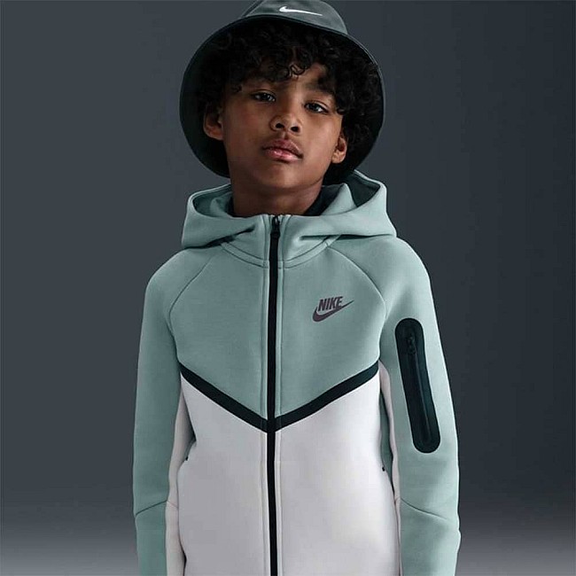 ДЕТСКО ГОРНИЩЕ ЗА МОМЧЕ NIKE HV5867-054 NSW TCH FLC FZ PD СИНЬО-ЗЕЛЕНО/БЕЖОВО