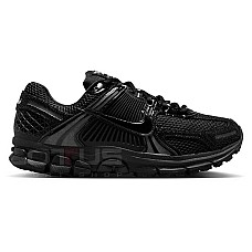 ДАМСКИ МАРАТОНКИ NIKE II6236-001 ZOOM VOMERO 5 ЧЕРНИ