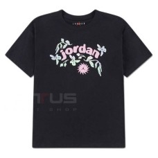 ДЕТСКА ТЕНИСКА ЗА МОМИЧЕ NIKE 45F489-023 JORDAN PUFF FLORAL ЧЕРНА