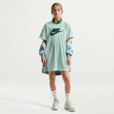 ДЕТСКА РОКЛЯ ЗА МОМИЧЕ NIKE IF2323-394 NSW CLN JERSEY SS DRESS БЛЕДОЗЕЛЕНА ДЕТСКА РОКЛЯ ЗА МОМИЧЕ NIKE IF2323-394 NSW CLN JERSEY SS DRESS БЛЕДОЗЕЛЕНА