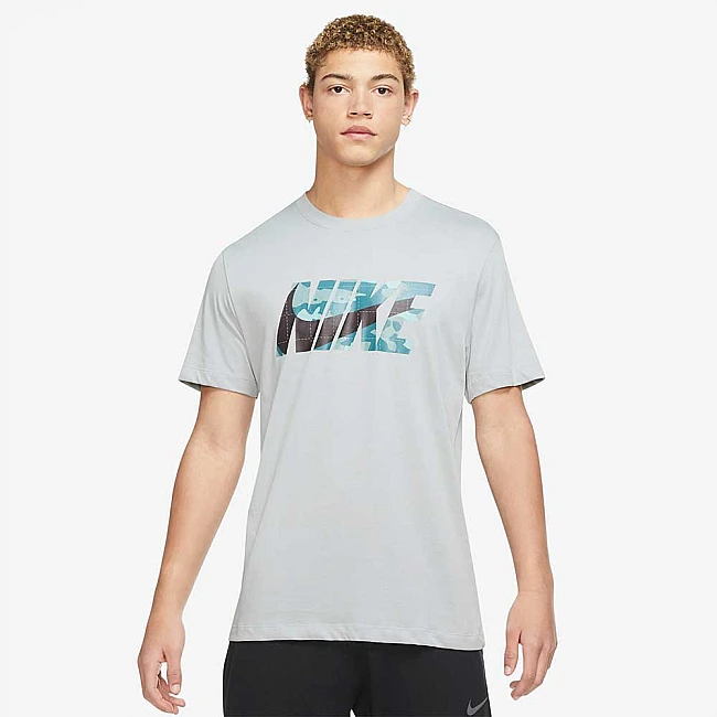 МЪЖКА ТЕНИСКА NIKE DF TEE CAMO GFX LT GREY