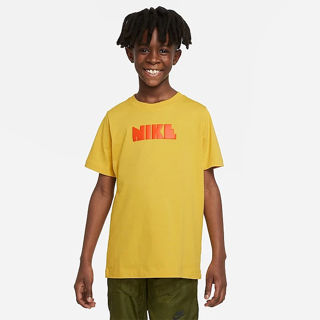 ДЕТСКА ТЕНИСКА NIKE NSW TEE CIRCA SU22 SULFUR