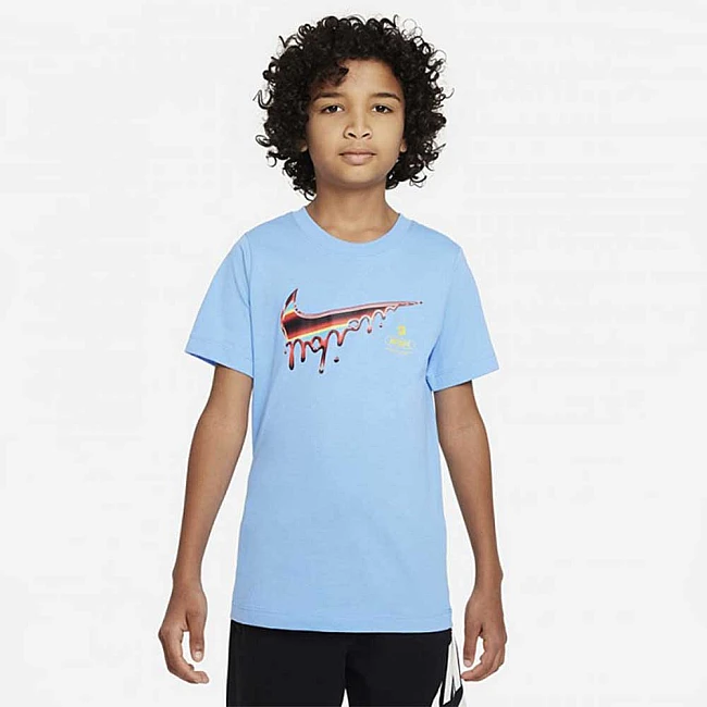 ДЕТСКА ТЕНИСКА ЗА МОМЧЕ NIKE NSW TEE WRLDWDE HBR EXT BLUE
