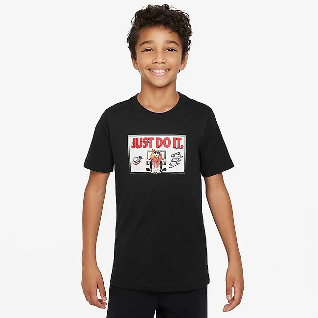 ДЕТСКА ТЕНИСКА ЗА МОМЧЕ NIKE NSW TEE BASKETBALL BALL FA23 BLACK