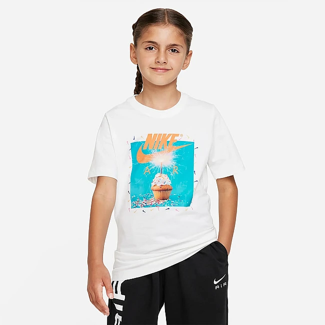 ДЕТСКА ТЕНИСКА ЗА МОМЧЕ NIKE NSW TEE PHOTO FA23 1 WHITE