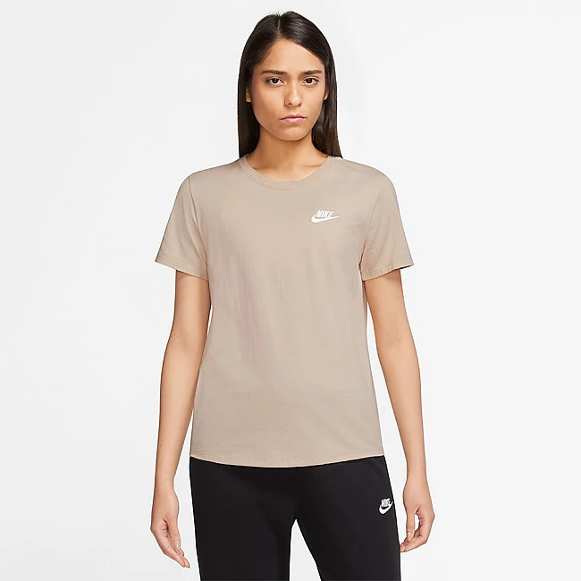 ДАМСКА ТЕНИСКА NIKE NSW TEE CLUB SANDDRIFT