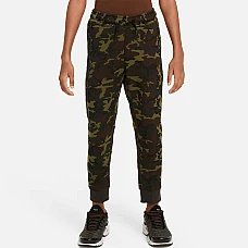 ДЕТСКО ДОЛНИЩЕ ЗА МОМЧЕ NIKE NSW TCH FLC CAMO BOTTOM ЧЕРНО/ТЪМНОЗЕЛЕНО