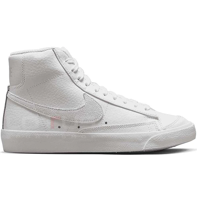 ДАМСКИ ОБУВКИ NIKE BLAZER MID 77 БЕЛИ