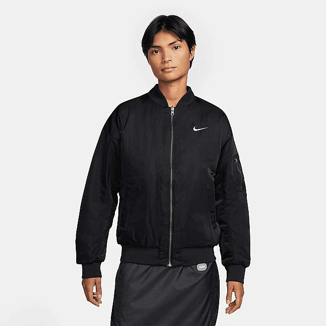 ДАМСКО ЯКЕ NIKE NSW NIKE VRSTY BMBR JKT ЧЕРНО