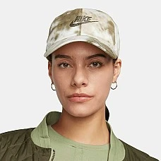 ШАПКА NIKE CLUB CAP U CB SPLSH L БЕЖОВА/ЗЕЛЕНА