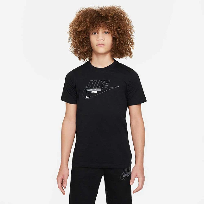 ДЕТСКА ТЕНИСКА ЗА МОМЧЕ NIKE NSW TEECLUB SPECIALTY ЧЕРНА