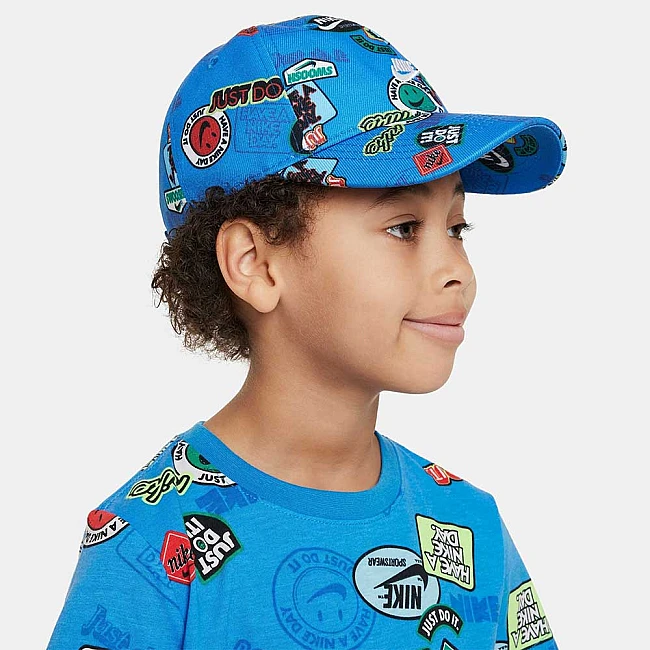 ДЕТСКА ШАПКА ЗА МОМЧЕ NIKE PRINTED HBR CURVE BRIM CAP СИНЯ