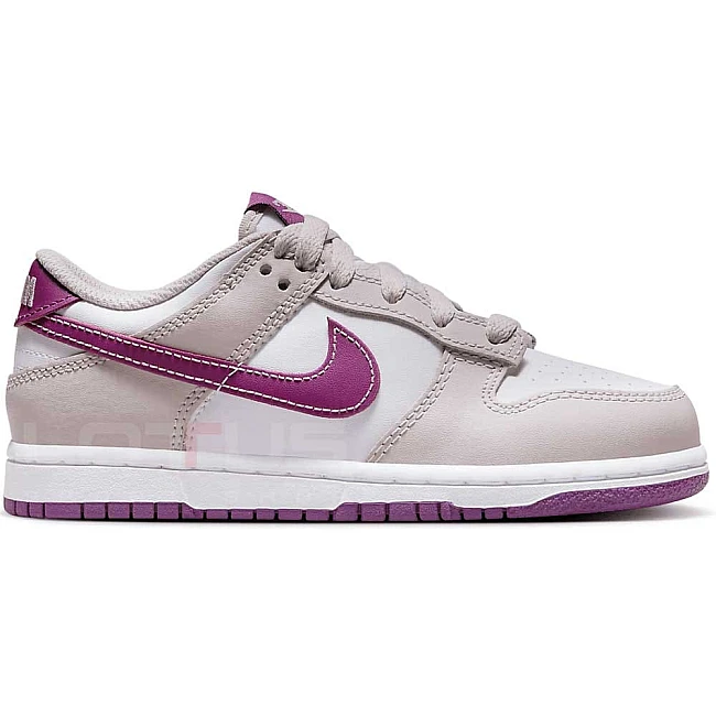 ДЕТСКИ ОБУВКИ ЗА МОМИЧЕ NIKE DUNK LOW (PSE) БЕЛИ/ЛИЛАВИ