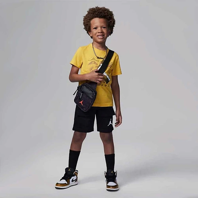 ДЕТСКИ СПОРТЕН ЕКИП ЗА МОМЧЕ NIKE B JORDAN AIR 2 3D FT SHORT SET ЖЪЛТ/ЧЕРЕН