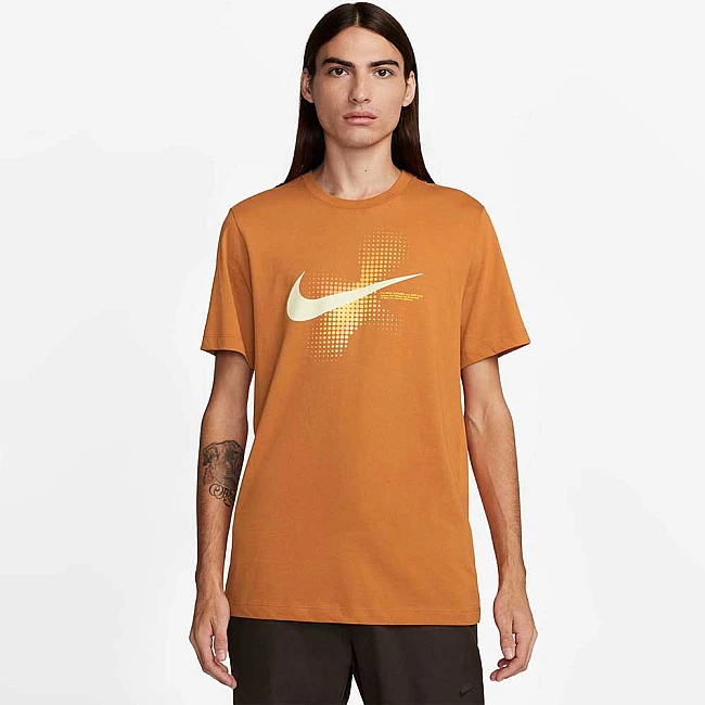 МЪЖКА ТЕНИСКА NIKE NSW TEE 6MO SWOOSH ОРАНЖЕВО-КАФЯВА
