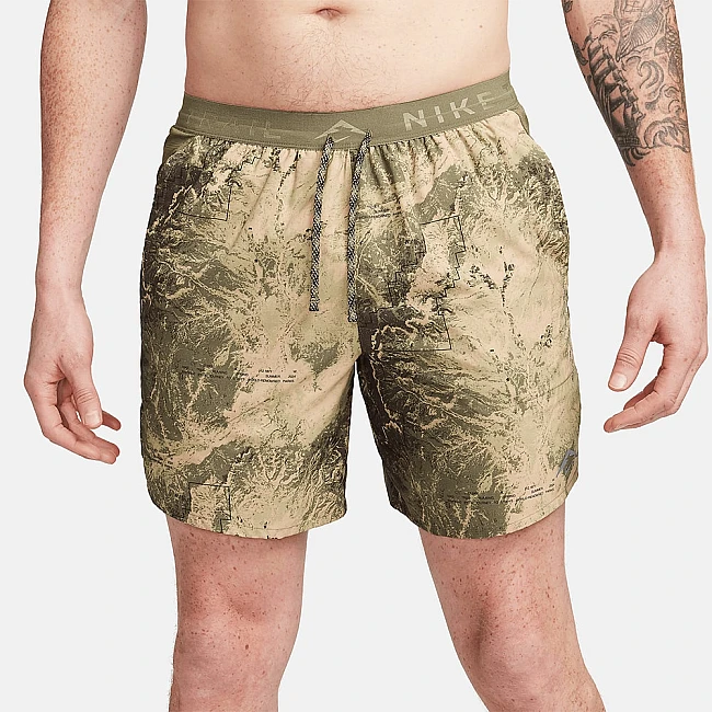 МЪЖКИ КЪСИ ПАНТАЛОНИ NIKE DF STRIDE 7IN BF SHORT AOP МАСЛИНЕНО ЗЕЛЕНИ
