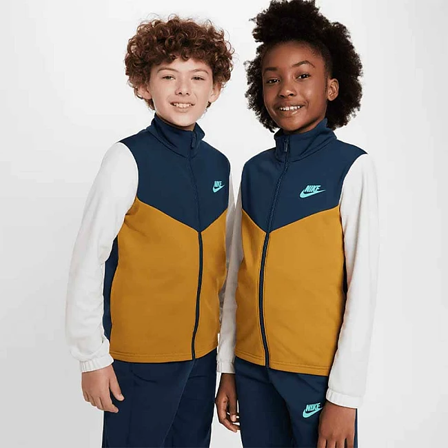 ДЕТСКИ СПОРТЕН ЕКИП ЗА МОМЧЕ NIKE FD3067-478 NSW TRACKSUIT POLY FZ HBR ТЪМНОСИН