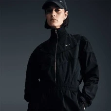ДАМСКО ГОРНИЩЕ NIKE FV6304-010 NSW NK WR WVN UV FZ JKT ЧЕРНО