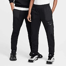 ДЕТСКО ДОЛНИЩЕ ЗА МОМЧЕ NIKE FZ5022-010 NSW CITY UTILITY EO FLC PANT ЧЕРНО