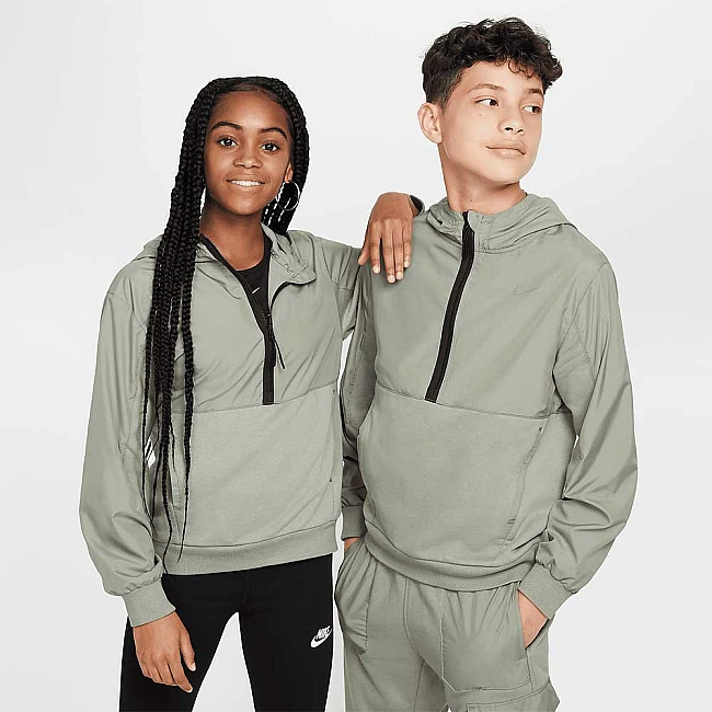 ДЕТСКИ СУИТШЪРТ ЗА МОМЧЕ NIKE FZ5021-053 NSW CITY UTILITY EO FLC HDY СИВО-ЗЕЛЕН