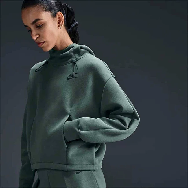 ДАМСКИ СУИТШЪРТ NIKE FV6322-338 NSW TCH FLC OS HDY ТЪМНОЗЕЛЕН