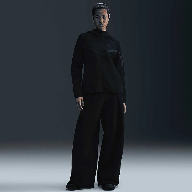 ДАМСКО ГОРНИЩЕ NIKE HV6747-010 NSW TCH FLC WR FZ HDY 2 ЧЕРНО