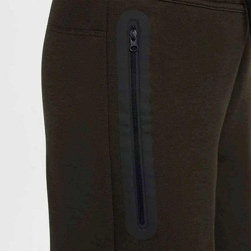 ДЕТСКИ КЪСИ ПАНТАЛОНИ ЗА МОМЧЕ NIKE FD3289-355 NSW TECH FLC SHORT ТЪМНОЗЕЛЕНИ - Lotus Sport ДЕТСКИ КЪСИ ПАНТАЛОНИ ЗА МОМЧЕ NIKE FD3289-355 NSW TECH FLC SHORT ТЪМНОЗЕЛЕНИ