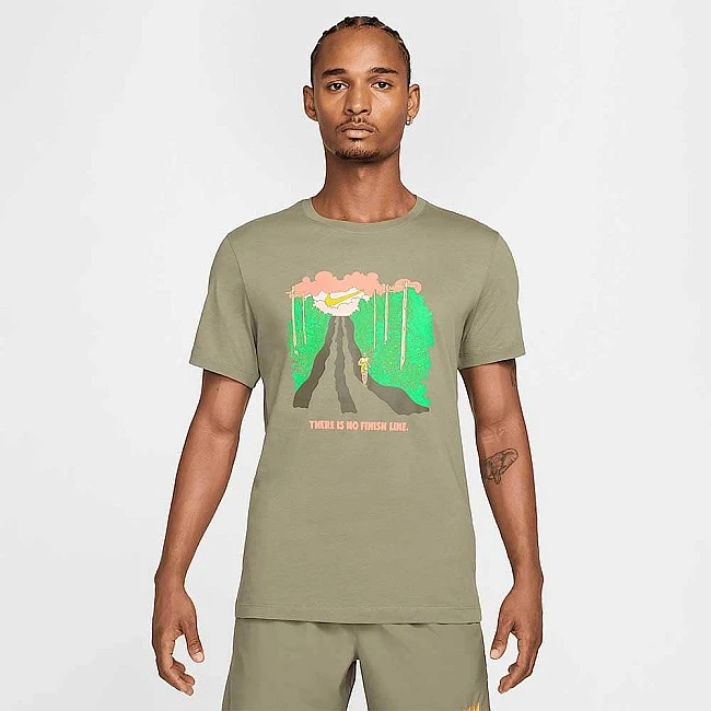 МЪЖКА ТЕНИСКА NIKE HJ3678-320 TEE RUN IYKYK БЛЕДОЗЕЛЕНА