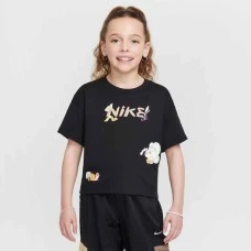 ДЕТСКА ТЕНИСКА ЗА МОМИЧЕ NIKE HQ2334-010 NSW TEE SEASONAL STORY ЧЕРНА