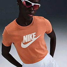 ДАМСКА ТЕНИСКА NIKE DX7906-828 NSW CLUB SS TEE ICN FTRA ОРАНЖЕВА