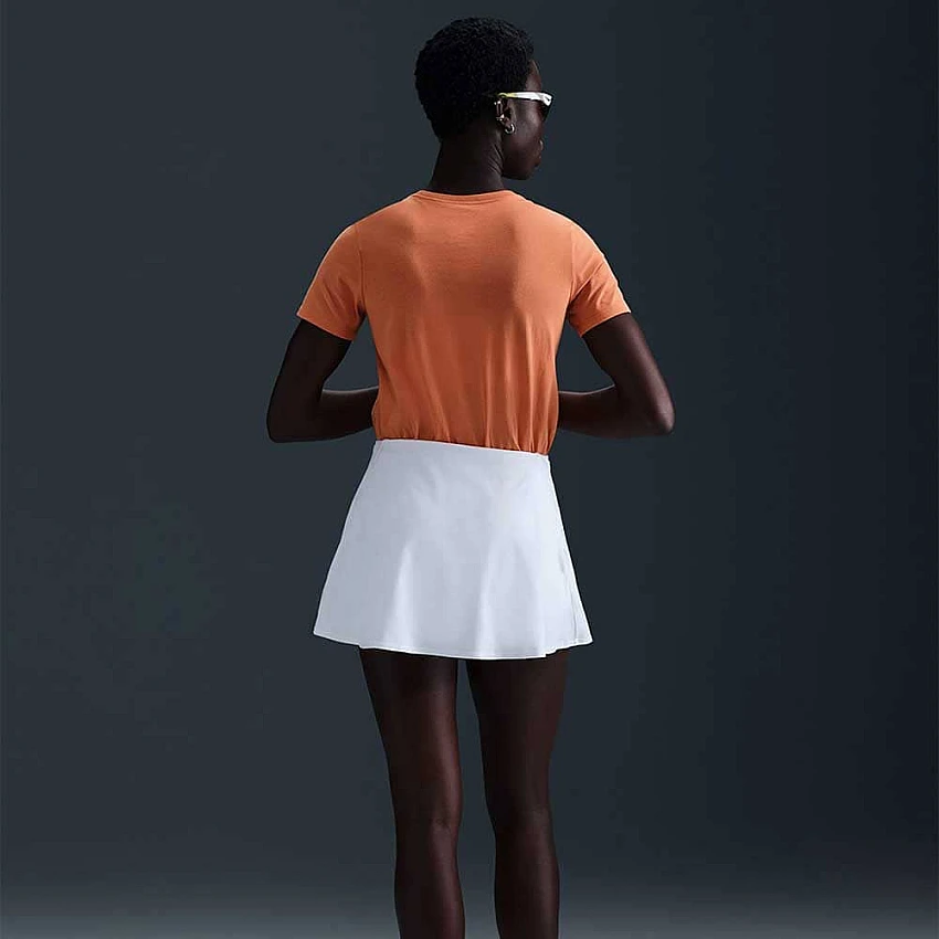 ДАМСКА ТЕНИСКА NIKE DX7906-828 NSW CLUB SS TEE ICN FTRA ОРАНЖЕВА - Lotus Sport ДАМСКА ТЕНИСКА NIKE DX7906-828 NSW CLUB SS TEE ICN FTRA ОРАНЖЕВА