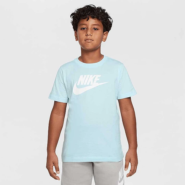 ДЕТСКА ТЕНИСКА ЗА МОМЧЕ NIKE FZ5178-474 NSW TEE FUTURA HBR СВЕТЛОСИНЯ