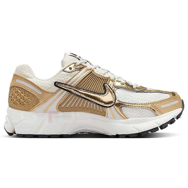 ДАМСКИ МАРАТОНКИ NIKE HF7723-001 ZOOM VOMERO 5 СВЕТЛОСИВИ/ЗЛАТИСТИ